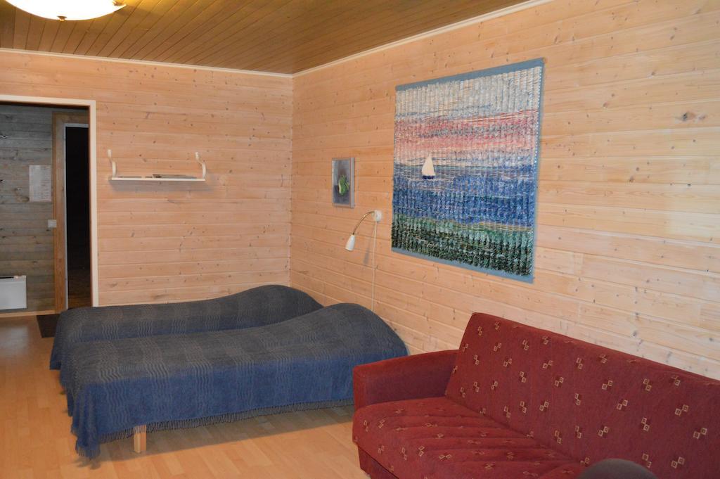 Vuosnaisten Meriasema Kustavi Cameră foto